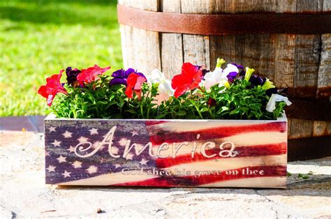 Image Result For Pallet Box Centerpiece Wood Flower Box Flower Boxes
