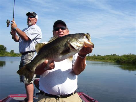 Trophy Bass Fishing | American Attractions