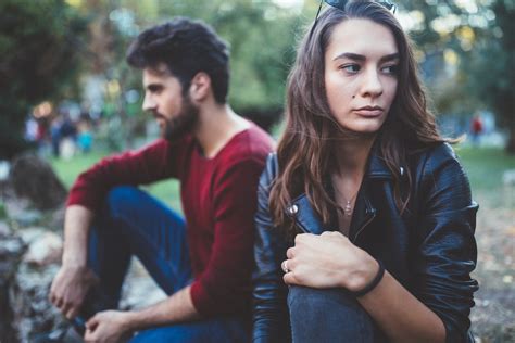 7 Signs Your Relationship Needs Counseling