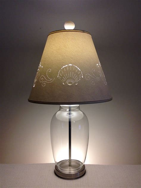 Our seashell lamps are a wonderful reminder of the beach. Riempi la tua lampada seashell Lampada di conchiglia ...