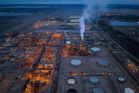 Navigating A Shift In The Oil Sands The Syncrude Oil Sands Plant