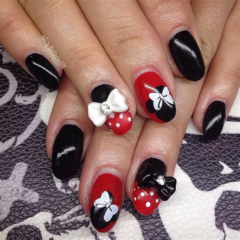 Minnie Mouse Nail Designs