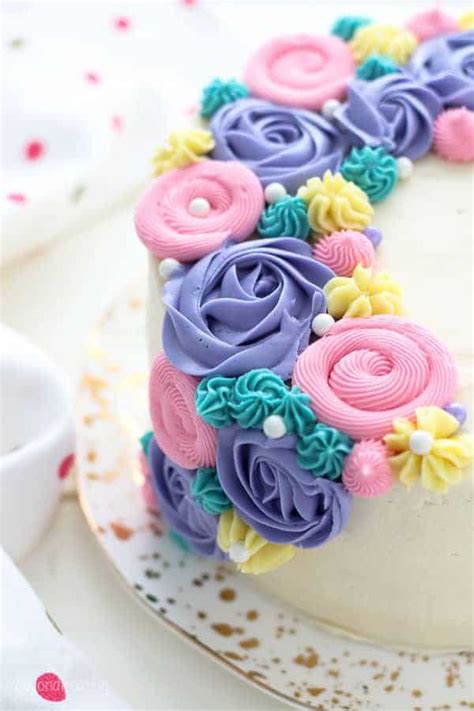 Round Birthday Cakes With Flowers