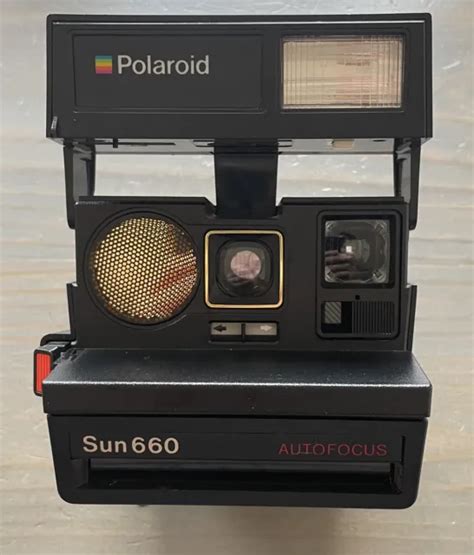 Vintage Polaroid Sun 660 Autofocus Instant 600 Film Camera Black