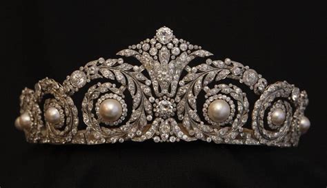 Top Ten Antique Tiaras Ageless Heirlooms Pearl Tiara Royal Jewels