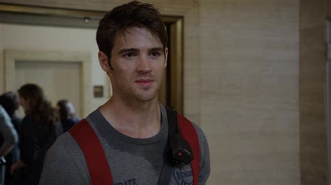 auscaps steven r mcqueen shirtless in chicago fire 4 03 i walk away