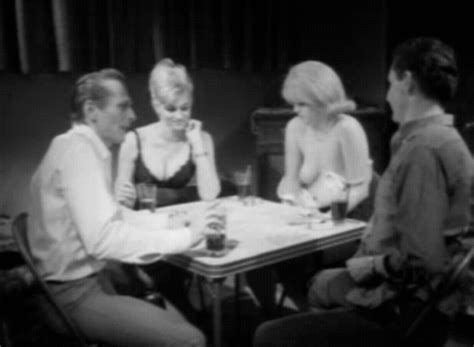 Alyssia kent witchy woman 4.57. Opiniones de Strip poker