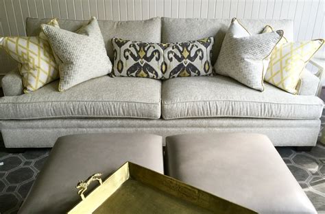 Polka dots are the way to go! How To Pick Perfect Decorative Throw Pillows For Your Sofa ...