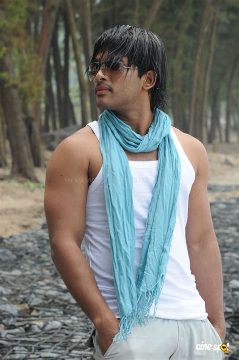 Tollywood Don Stylish Star Allu Arjun Hot Stills