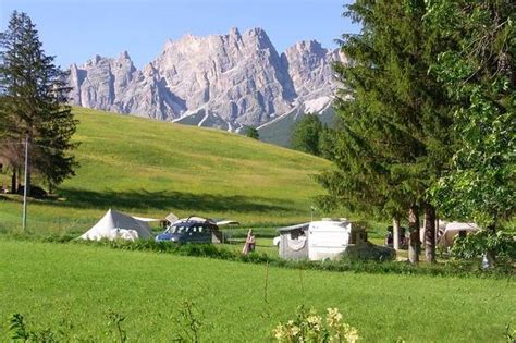Cortina d'ampezzo has a thousand year old history and a long tradition as a tourist destination. Camping Rocchetta - Cortina d'Ampezzo - Italië | Zoek en ...