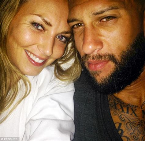 Real girls photos exposed online. The new girlfriend of Tim Howard doesn't hide the love she ...