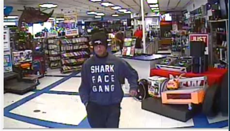 Murray Police Looking For Man Who Robbed Pawn Shop At Gunpoint Gephardt Daily