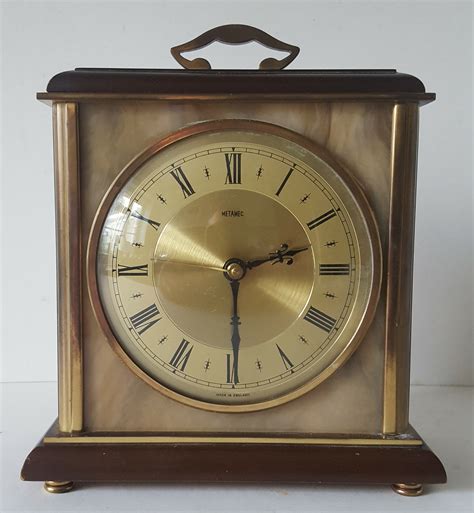 Vintage Retro Metamec Mantel Clock Measures 17cm Wide By 21cm Tall By