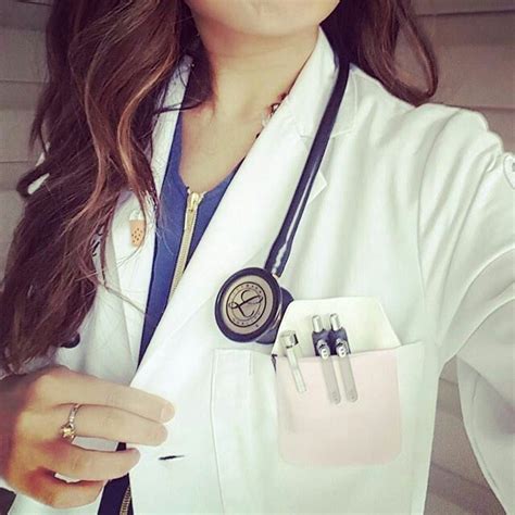 Pin By Jawaria Khalid On Girls Dpz And Wallpapers Doctor Outfit Girl Doctor Girls Dp Stylish