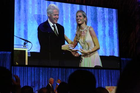 An Award For Bill Clinton Came With 500000 For His Foundation The New York Times