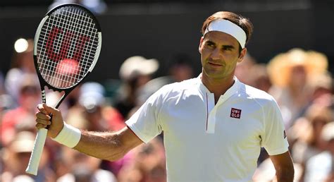 The argentine miracle of tennis. Roger Federer quitte Nike pour les 300 millions de dollars ...