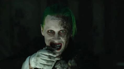 Jared Letos Joker Gets New Look In Zack Snyders Justice League Den