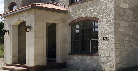 Fond Du Lac Kensington Stone Veneer And Texas Cream Cut Stone Home