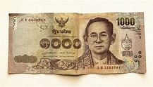 1,000 baht Thai baht bill 22028679 Stock Photo at Vecteezy