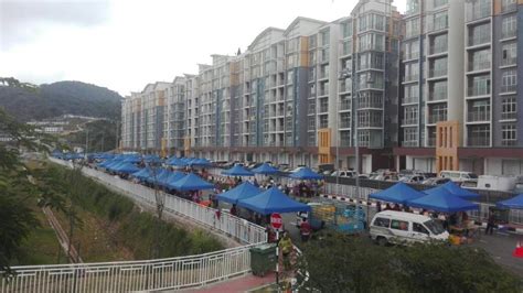 This pasar malam sell cook food like no other pasar malam sold too. ASTANA BARRINGTON SQUARE CAMERON HIGHLAND APARTMENT-PASAR ...