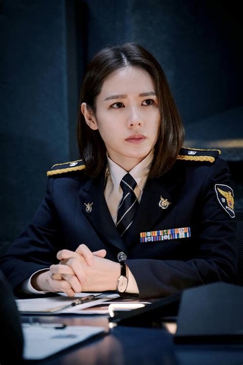 Son ye jin's shows and movies are some of the most successful ones in the korean entertainment industry. Hyun Bin, Son Ye-jin on remote-acting in 'The Negotiation ...