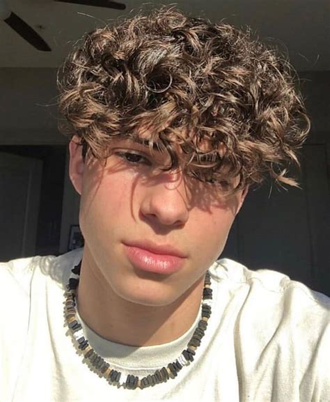 Guys with curly hair tumblr. 713 Me gusta, 3 comentarios - Aesthetic Boys 🥀 (@mikeboyys ...