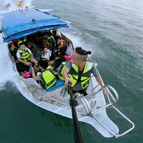 Découvrez la célèbre expérience sky mirror à kuala selangor en bateau. Day Trip and Tour Packages: Kuala Selangor Skymirror (8hrs)