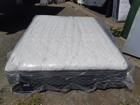 With all sealy response premium collection mattresses adopting the exclusive posturepedic technology, you can be rest assured of deep, relaxing and fulfilling sleep all. Sealy Posturepedic Proback Lux Queen Mattress South ...