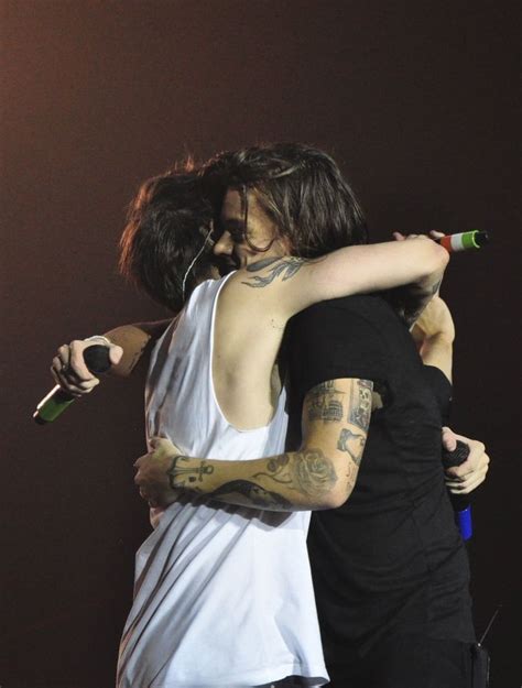 Louis And Harry Hug 2015 Harry Styles Larry