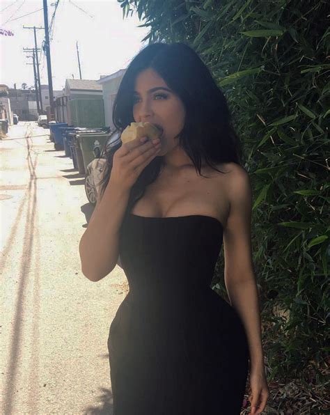 Kylie Jenner Diet How To Get In Bathing Suit Shape Pop Workouts