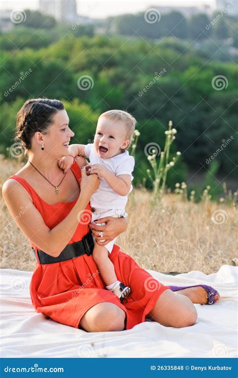 Matka I Syn Zdjęcie Stock Obraz Złożonej Z Dziecko Leisure 26335848