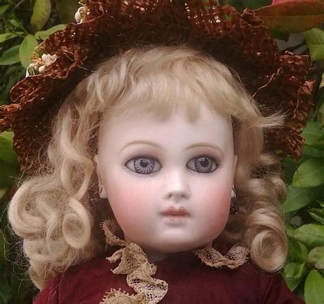 Stunning Early Portrait Jumeau Deluxe First Period Big Almond Eyes