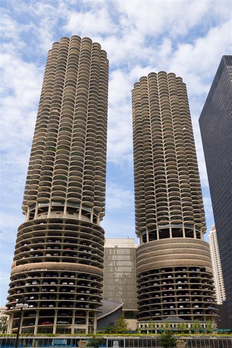 Chicago In 10 Famous Buildings