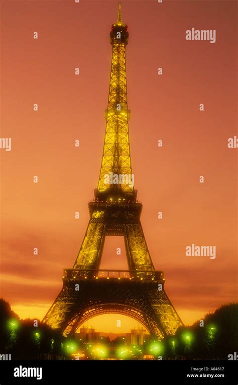 Parisfrance The Eiffel Tower At Night Stock Photo Alamy