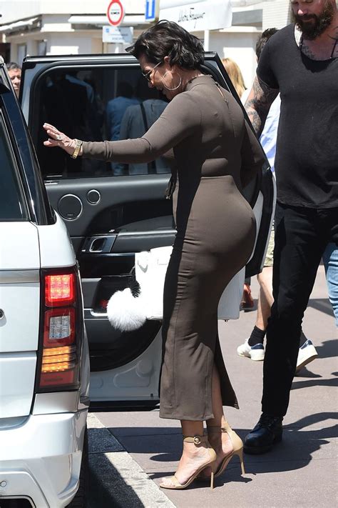 60 And Sexy 15 Times Kris Jenner Showed Way Too Much Skin