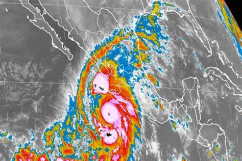 We did not find results for: El huracán Patricia amenaza con devastar México - El Diario