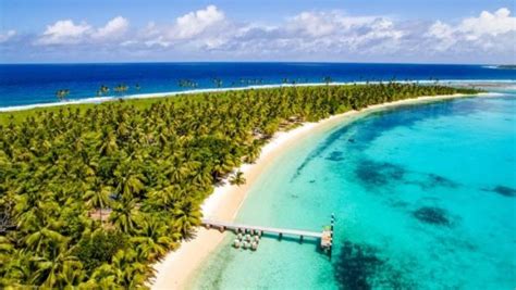 It consists of two atolls and 27 coral islands. Cossies Beach, Cocos (Keeling) Islands: Beach expert names ...