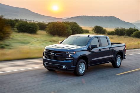 Which 2021 Chevy Silverado 1500 Engine Is Best For Towing