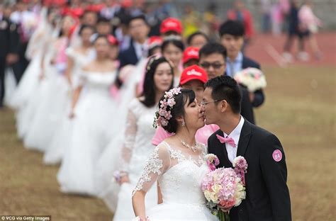 123 Couples Arrive For Mass Wedding Ceremony In China Daily Mail Online