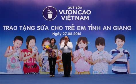 Campaign Vinamilk 40 Năm Vươn Cao Việt Nam