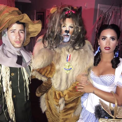 Demi Lovato In Dorothy Costume Halloween Party 1029 2016