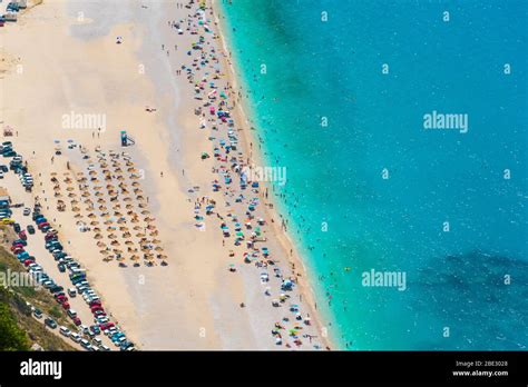 Vista Aérea De La Playa Myrtos En La Isla Jónica De Kefalonia En Grecia