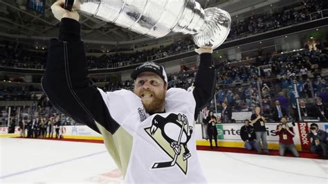 Phil Kessel Bringing Stanley Cup To Toronto Gets Mixed Reaction Cbc