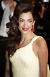 Amal Alamuddin: abito giallo firmato Versace a Cannes FOTO | Ladyblitz