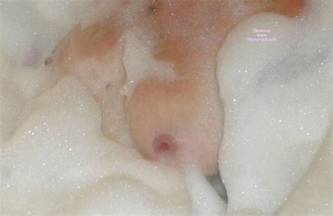 Mature Wifes Bubble Bath August 2009 Voyeur Web