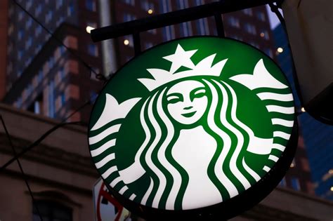 Starbucks Ceo To Retire Founder Howard Schultz Returns As Interim Ceo