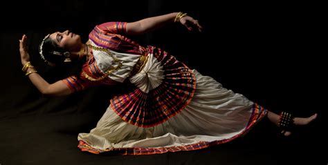 Mohiniyattam Bollywood Dance Classes Bollywood Dance Indian Dance