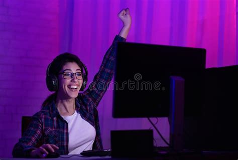 10085 Gamer Girl Photos Free And Royalty Free Stock Photos From Dreamstime
