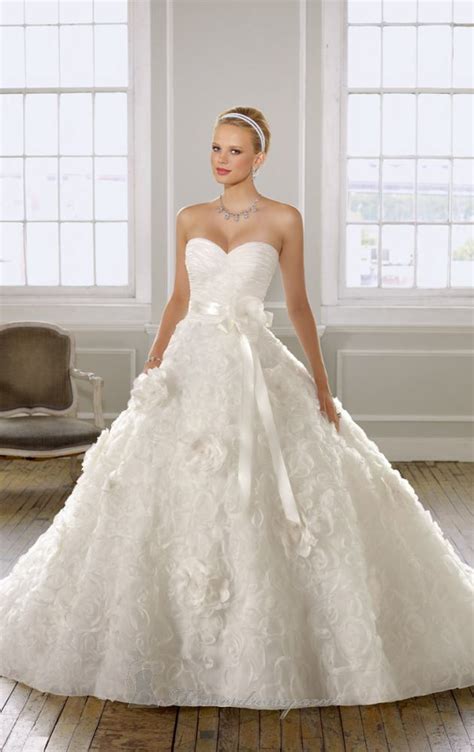 20 Elegant Strapless Wedding Dresses