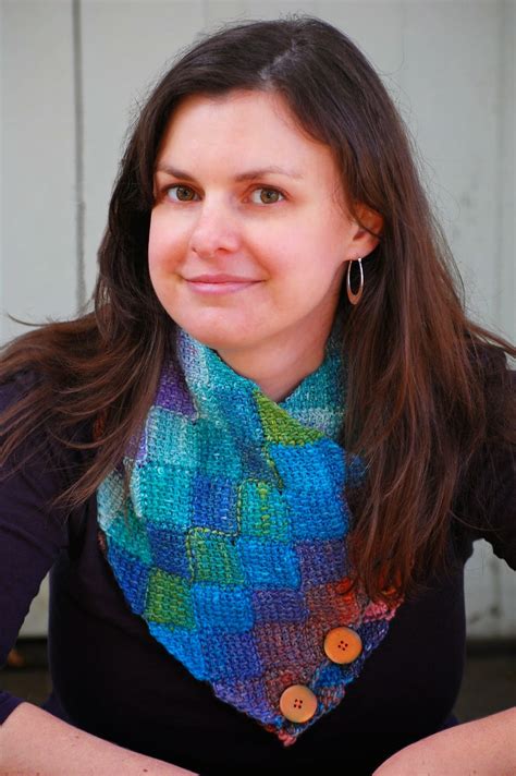 Making it into a grid by using double crochet stitches, this makes the scarf a lot more stable than the traditional solomon's knot stitch does. Tunisian Crochet Entrelac Scarf and Neck Warmer